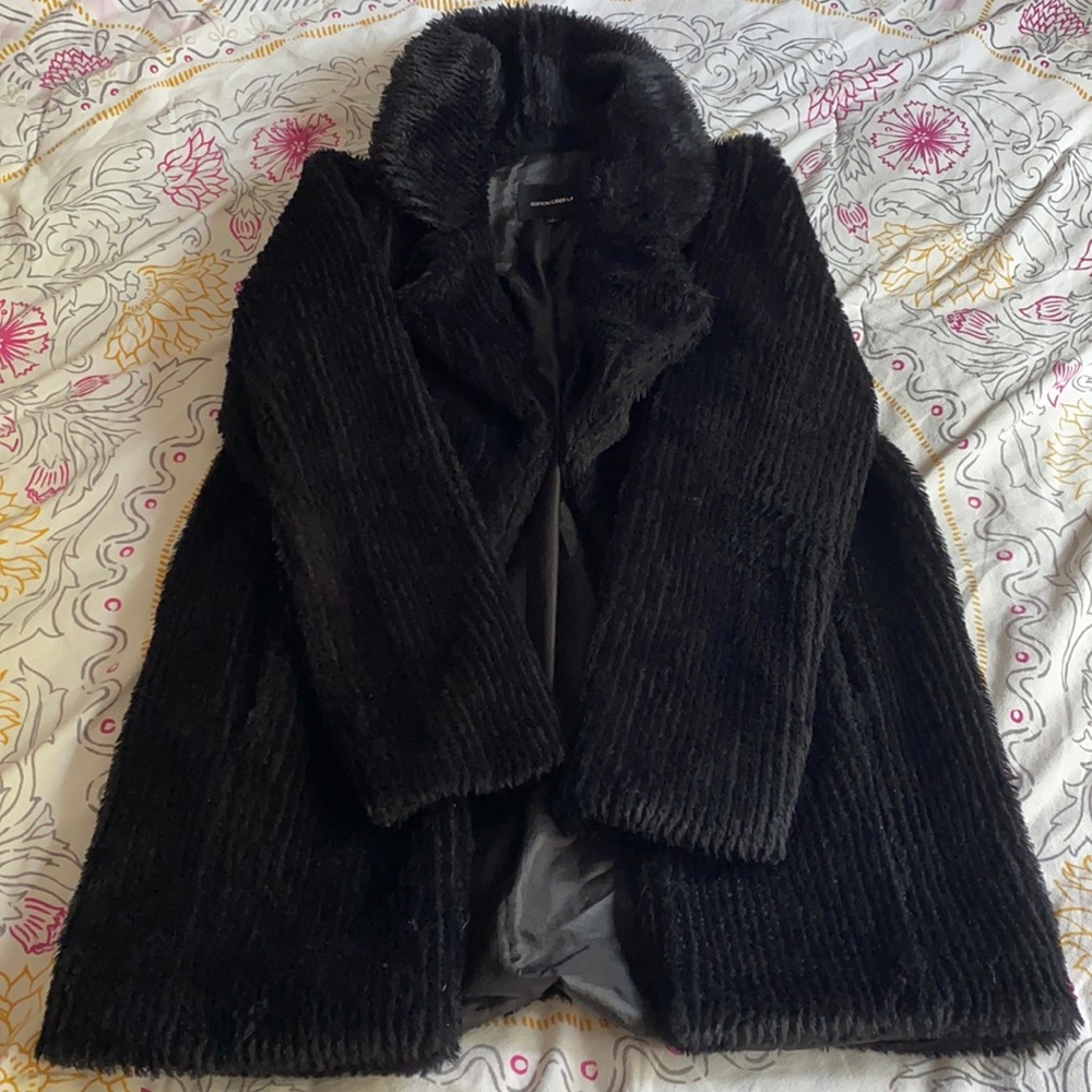 Black faux fur jacket perfect for fall! 🧡